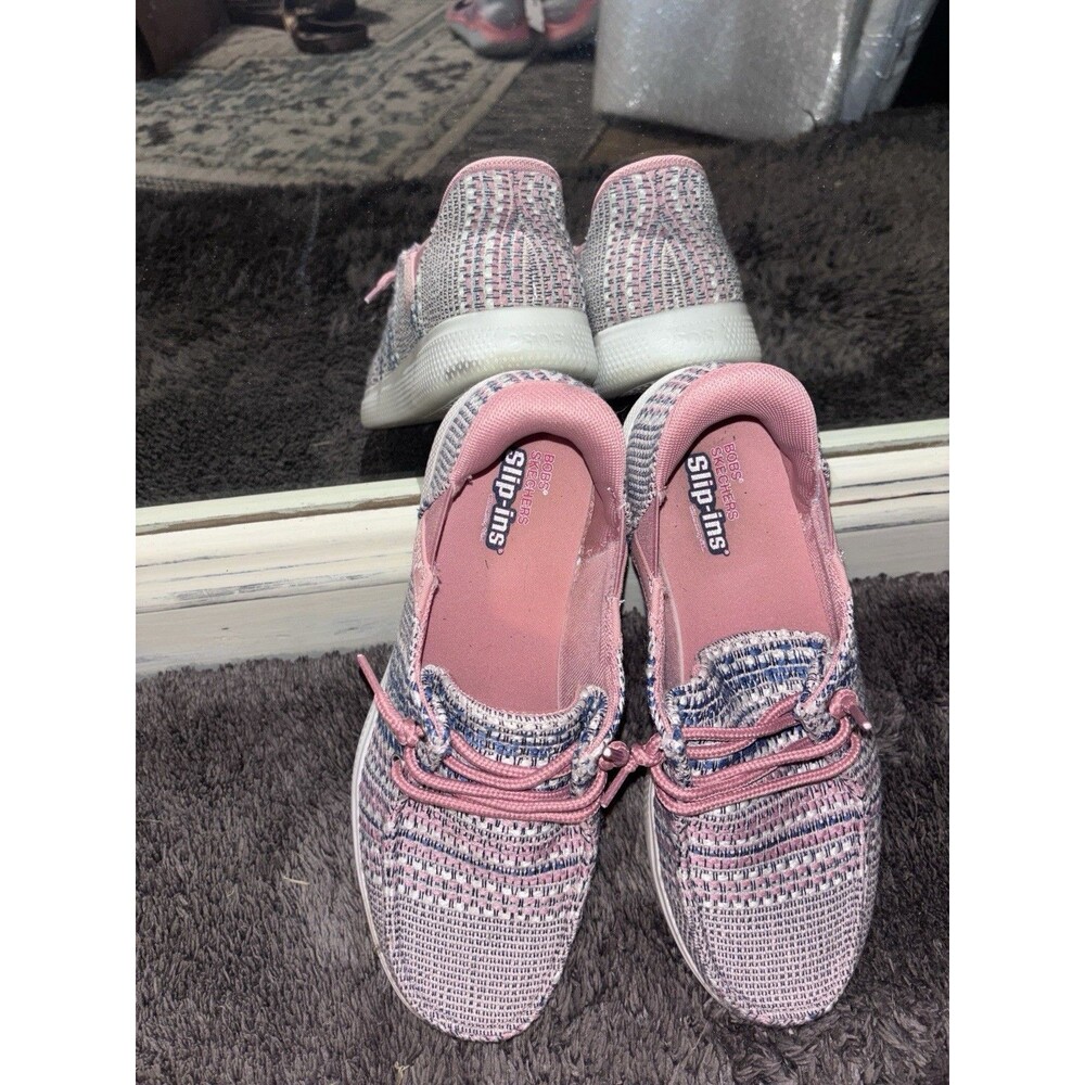 Women’s Sketcher Slip Ins  8.5 Pink Strip